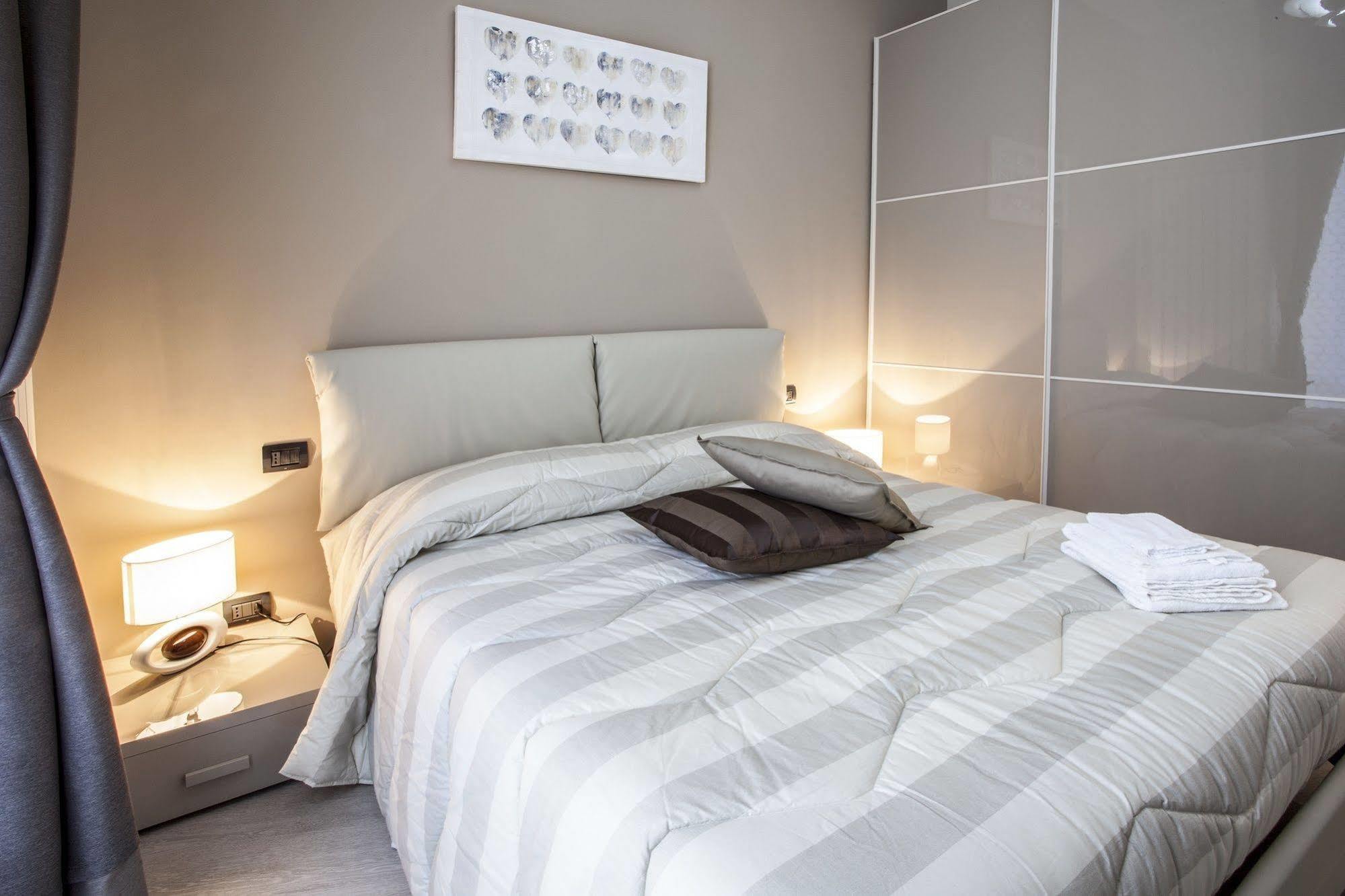 โตริโน สวีท Apartment ตูริน ภายนอก รูปภาพ